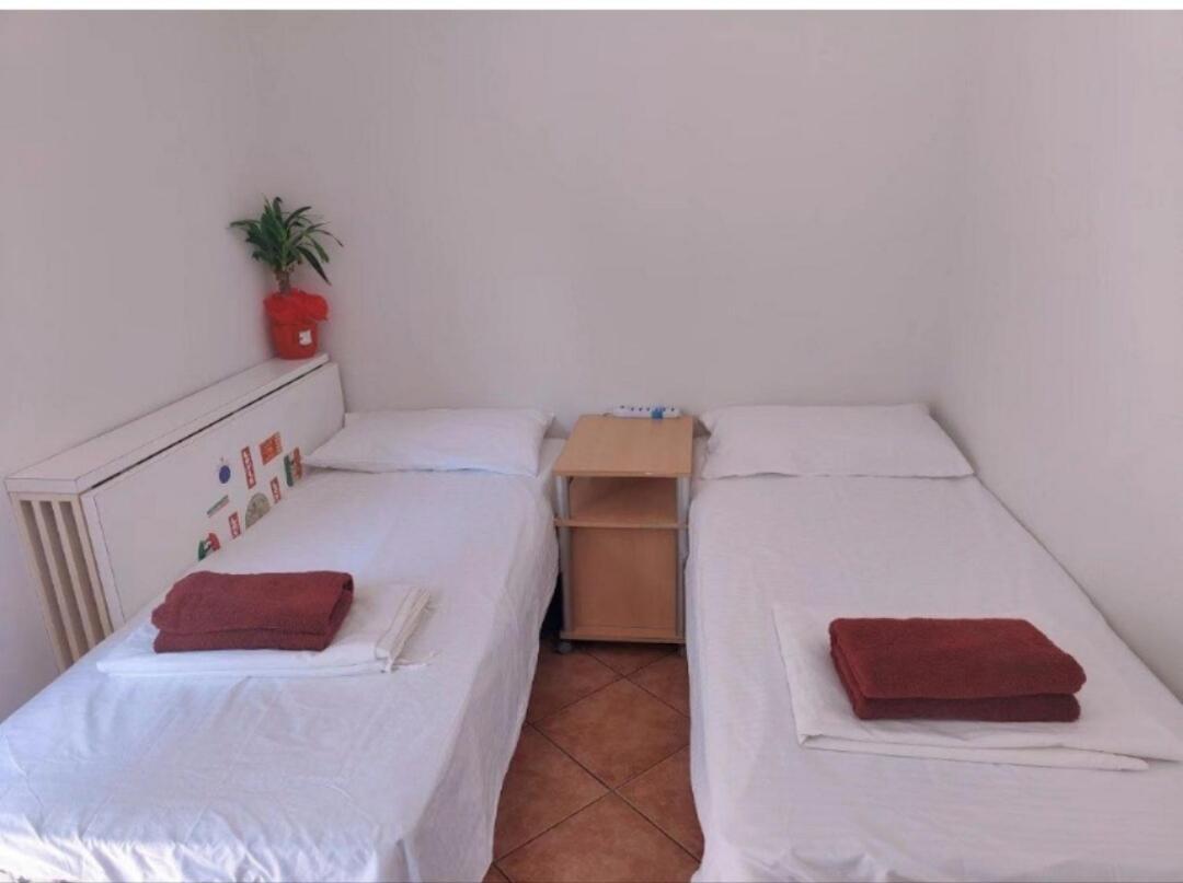 简约单人房间simple Single Room Местре Экстерьер фото